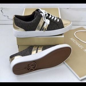 Michael Kors Catelyn Stripe Lace Up Shoes size 7